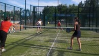 Hay una serie de preguntas que la gente suele preguntarnos cuando nos contacta y que vamos a poner aquí para daros más información sobre nuestras clases de Padel y Tenis...